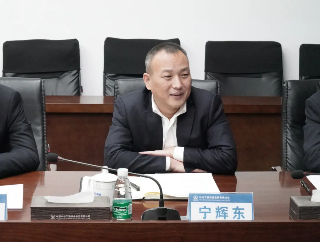 喜訊！重慶宇隧與中鐵裝備再次合作，成功簽約兩臺盾構(gòu)機！